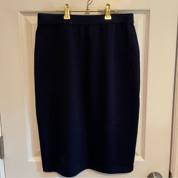 St. John Navy Knit Skirt NWOT - Picture 5 of 6